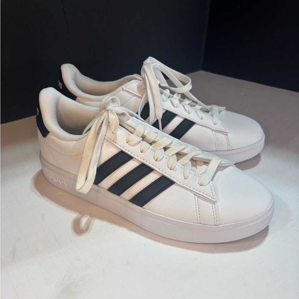 Men’s adidas grand court 2.0 sneakers